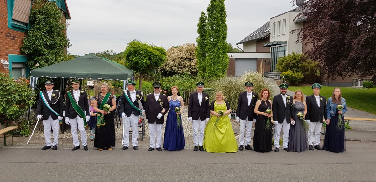 Königspaar 2019 mit Hofstaat